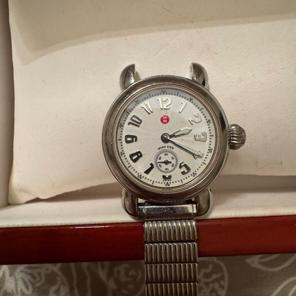 Retro, bracelet style Michele watch - Picture 2 of 6